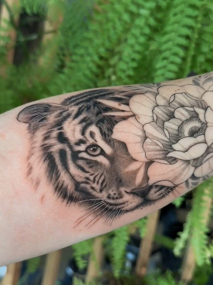 Instagram post from tattoo_studio_piixs_konstanz. This post is in position 4.